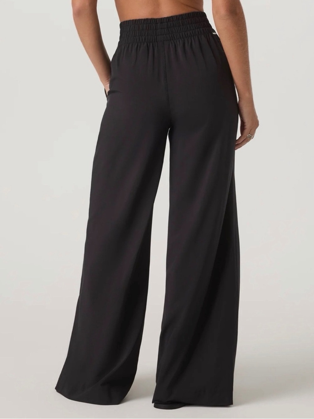 Vuori Villa Black Wide-Leg Elastic Waist Pants - Picture 4 of 7